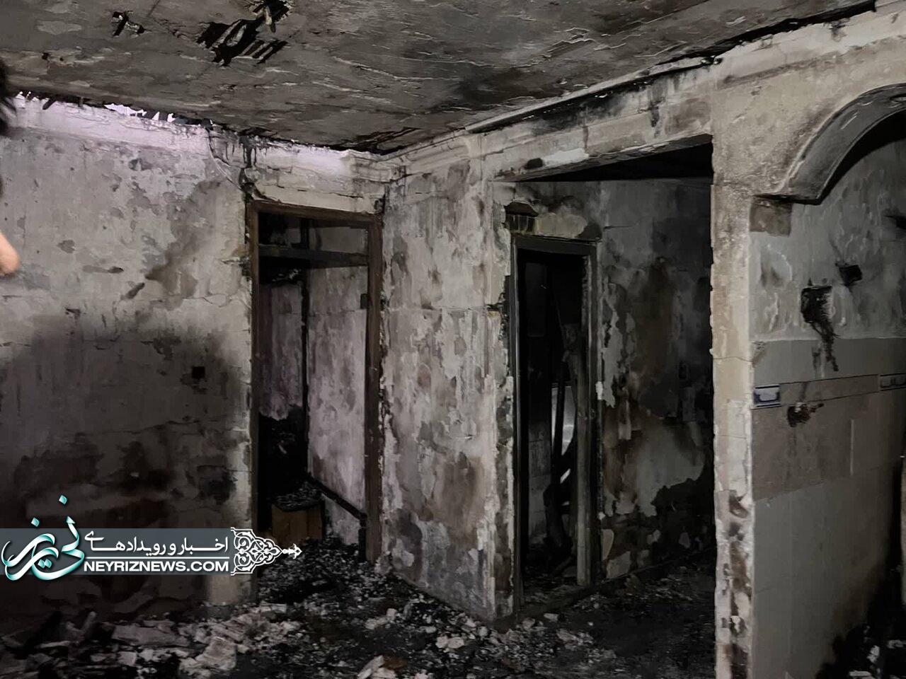 تصاویری از تلاش آتش‌نشانان برای مهار حریق یک منزل مسکونی در
رشت