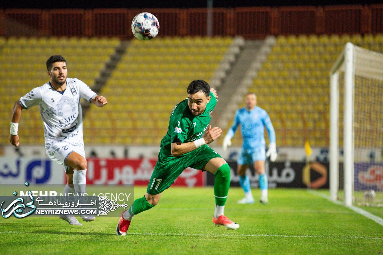 میهمانی جذاب چادرملو در شیراز؛ لهجه یزدی به مدعیان قهرمانی
اضافه شد میهمانی جذاب چادرملو در شیراز؛ لهجه یزدی به مدعیان قهرمانی
اضافه شد